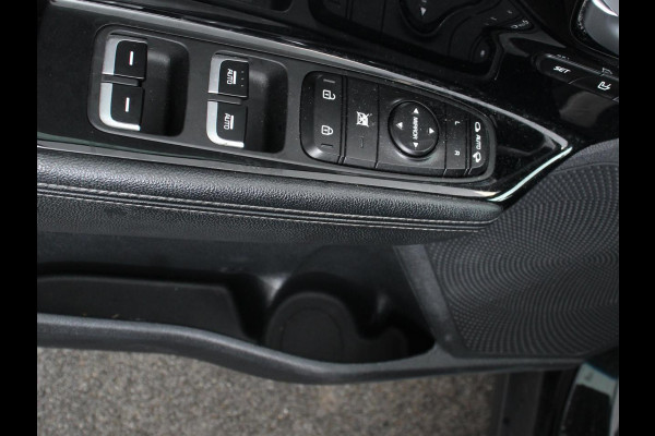 Kia Niro 1.6 GDi Hybrid ExecutiveLine Automaat Climate control Cruise control Trekhaak Camera Lichtmetalen velgen Navigatie Stoelverwarming Stoelverkoeling Stuurverwarming