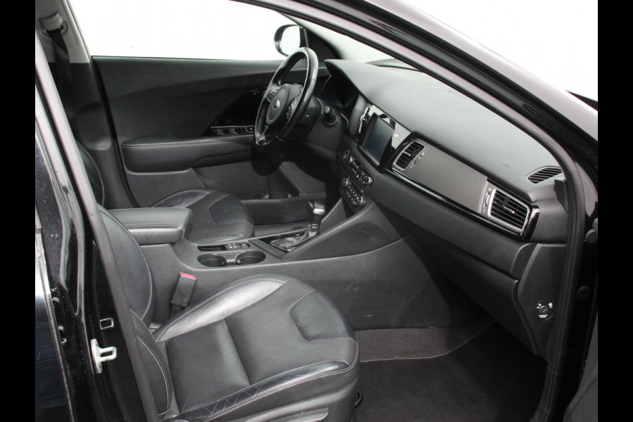 Kia Niro 1.6 GDi Hybrid ExecutiveLine Automaat Climate control Cruise control Trekhaak Camera Lichtmetalen velgen Navigatie Stoelverwarming Stoelverkoeling Stuurverwarming