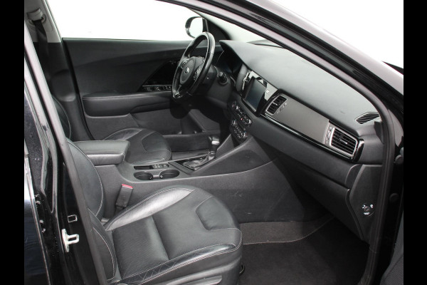 Kia Niro 1.6 GDi Hybrid ExecutiveLine Automaat Climate control Cruise control Trekhaak Camera Lichtmetalen velgen Navigatie Stoelverwarming Stoelverkoeling Stuurverwarming