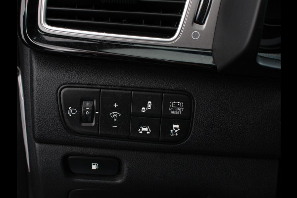 Kia Niro 1.6 GDi Hybrid ExecutiveLine Automaat Climate control Cruise control Trekhaak Camera Lichtmetalen velgen Navigatie Stoelverwarming Stoelverkoeling Stuurverwarming