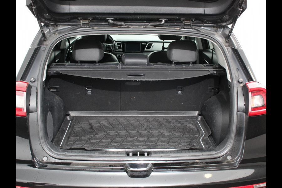 Kia Niro 1.6 GDi Hybrid ExecutiveLine Automaat Climate control Cruise control Trekhaak Camera Lichtmetalen velgen Navigatie Stoelverwarming Stoelverkoeling Stuurverwarming