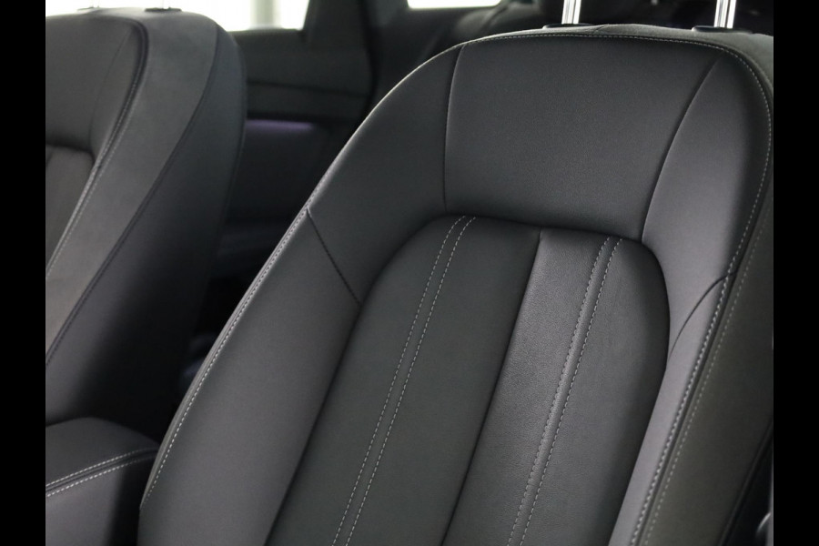 Audi Q4 e-tron 40 Advanced edition 77 kWh 204 pk S-tronic | Private lease vanaf € 824,- per maand | Navigatie | Parkeersensoren (Park assist) | Achteruitrijcamera | Adaptieve cruise control | Sonos geluidssysteem | Lederen bekleding | S-Line (exterieur) |