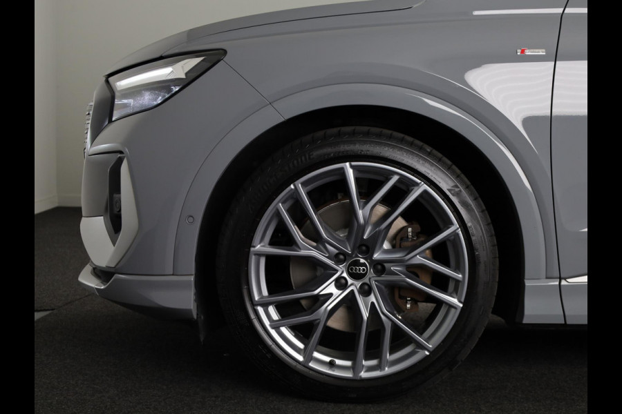 Audi Q4 e-tron 40 Advanced edition 77 kWh 204 pk S-tronic | Private lease vanaf € 824,- per maand | Navigatie | Parkeersensoren (Park assist) | Achteruitrijcamera | Adaptieve cruise control | Sonos geluidssysteem | Lederen bekleding | S-Line (exterieur) |