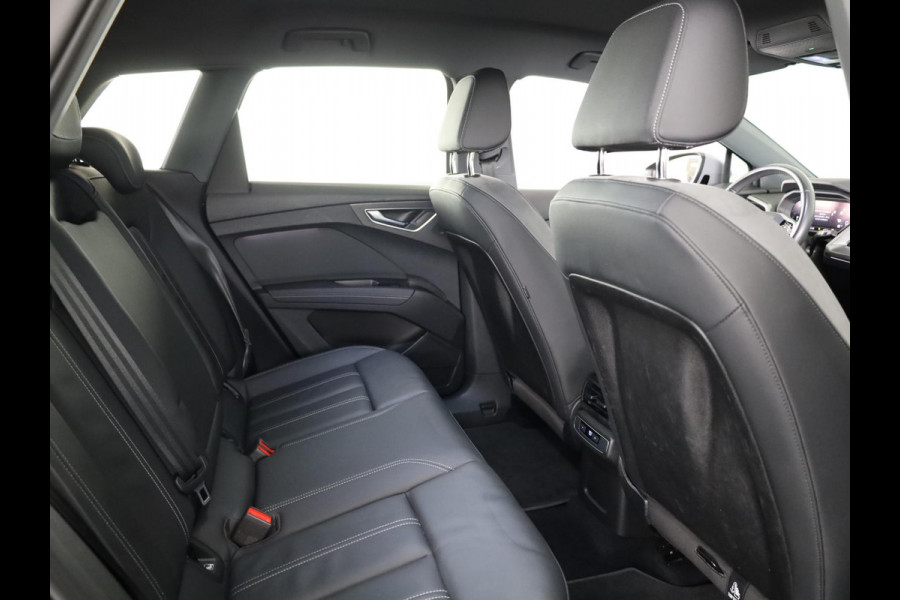 Audi Q4 e-tron 40 Advanced edition 77 kWh 204 pk S-tronic | Private lease vanaf € 824,- per maand | Navigatie | Parkeersensoren (Park assist) | Achteruitrijcamera | Adaptieve cruise control | Sonos geluidssysteem | Lederen bekleding | S-Line (exterieur) |