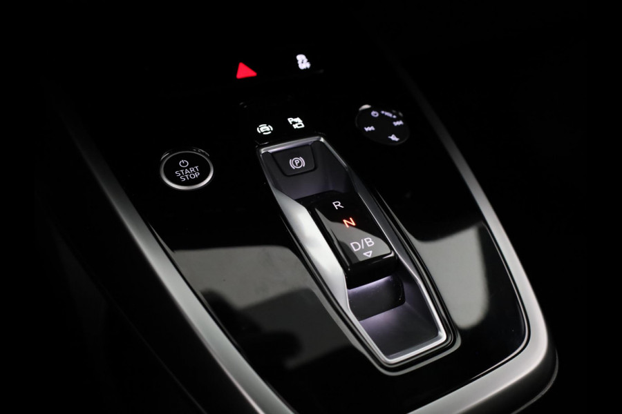 Audi Q4 e-tron 40 Advanced edition 77 kWh 204 pk S-tronic | Private lease vanaf € 824,- per maand | Navigatie | Parkeersensoren (Park assist) | Achteruitrijcamera | Adaptieve cruise control | Sonos geluidssysteem | Lederen bekleding | S-Line (exterieur) |