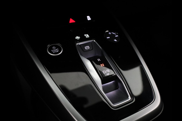 Audi Q4 e-tron 40 Advanced edition 77 kWh 204 pk S-tronic | Private lease vanaf € 824,- per maand | Navigatie | Parkeersensoren (Park assist) | Achteruitrijcamera | Adaptieve cruise control | Sonos geluidssysteem | Lederen bekleding | S-Line (exterieur) |