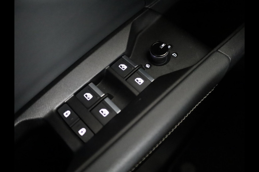 Audi Q4 e-tron 40 Advanced edition 77 kWh 204 pk S-tronic | Private lease vanaf € 824,- per maand | Navigatie | Parkeersensoren (Park assist) | Achteruitrijcamera | Adaptieve cruise control | Sonos geluidssysteem | Lederen bekleding | S-Line (exterieur) |