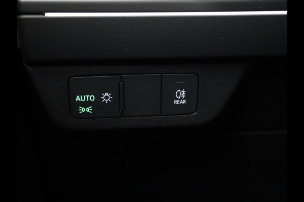 Audi Q4 e-tron 40 Advanced edition 77 kWh 204 pk S-tronic | Private lease vanaf € 824,- per maand | Navigatie | Parkeersensoren (Park assist) | Achteruitrijcamera | Adaptieve cruise control | Sonos geluidssysteem | Lederen bekleding | S-Line (exterieur) |