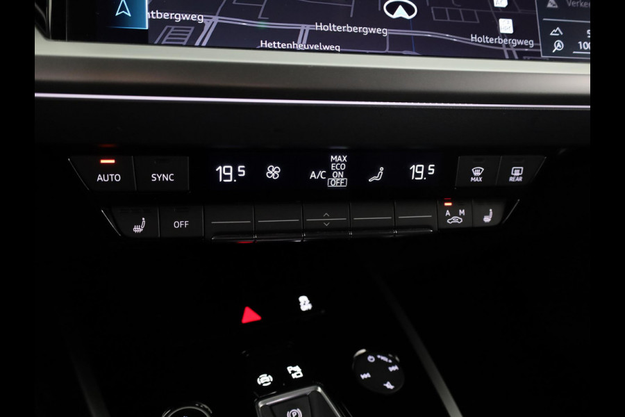 Audi Q4 e-tron 40 Advanced edition 77 kWh 204 pk S-tronic | Private lease vanaf € 824,- per maand | Navigatie | Parkeersensoren (Park assist) | Achteruitrijcamera | Adaptieve cruise control | Sonos geluidssysteem | Lederen bekleding | S-Line (exterieur) |