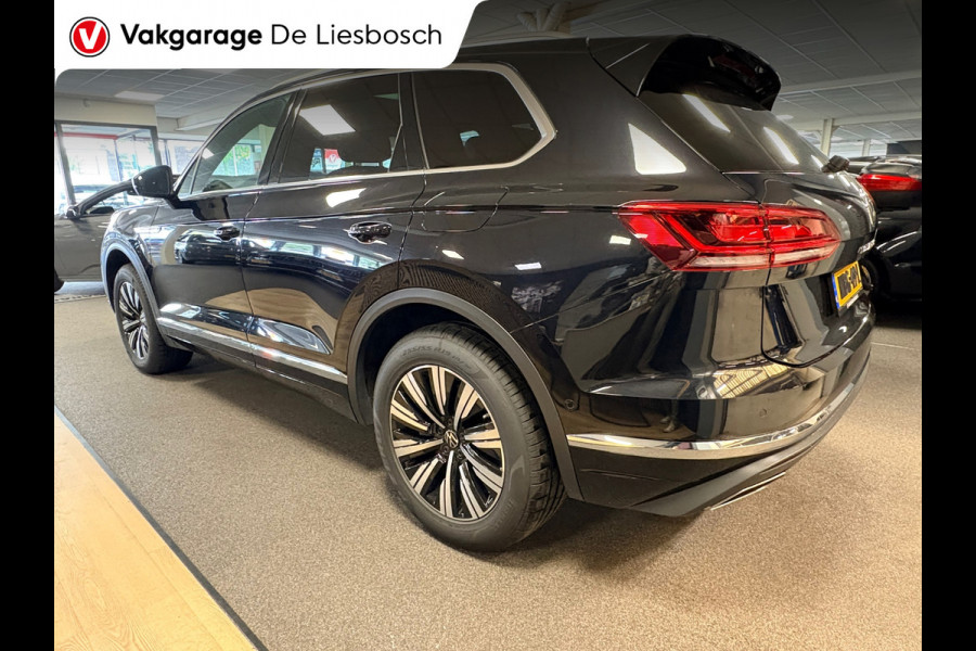 Volkswagen Touareg 3.0 TSi eHybrid 4MOTION / pano / leer / camera / stoel en stuurverwaming