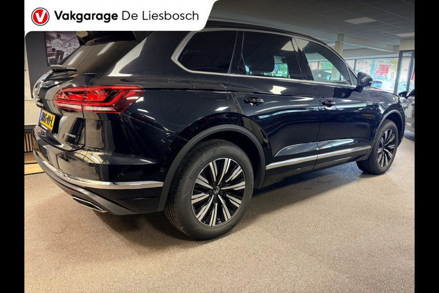 Volkswagen Touareg 3.0 TSi eHybrid 4MOTION / pano / leer / camera / stoel en stuurverwaming