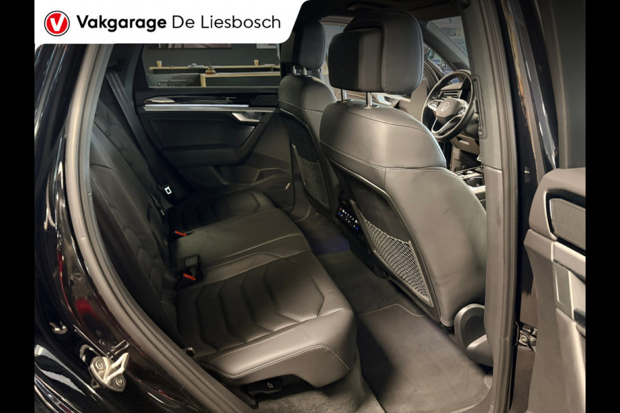 Volkswagen Touareg 3.0 TSi eHybrid 4MOTION / pano / leer / camera / stoel en stuurverwaming