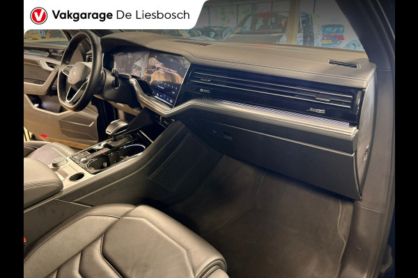 Volkswagen Touareg 3.0 TSi eHybrid 4MOTION / pano / leer / camera / stoel en stuurverwaming