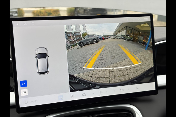 GEELY E2 Max 47 kWh 115 PK | VOORRAAD! | 345 Km actieradius | Verwarmbare voorstoelen en stuurwiel | Achteruitrijcamera en parkeersensoren achter | 8,8" digitaal instrumentenpaneel en 14,6" multimediascherm met Flyme Auto