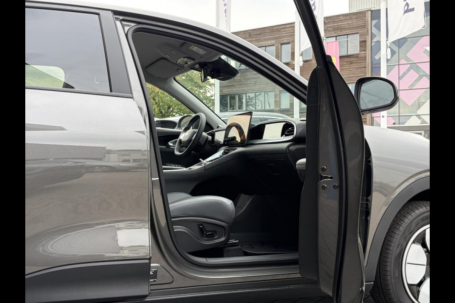 GEELY E2 Max 47 kWh 115 PK | VOORRAAD! | 345 Km actieradius | Verwarmbare voorstoelen en stuurwiel | Achteruitrijcamera en parkeersensoren achter | 8,8" digitaal instrumentenpaneel en 14,6" multimediascherm met Flyme Auto