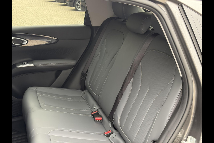 GEELY E2 Max 47 kWh 115 PK | VOORRAAD! | 345 Km actieradius | Verwarmbare voorstoelen en stuurwiel | Achteruitrijcamera en parkeersensoren achter | 8,8" digitaal instrumentenpaneel en 14,6" multimediascherm met Flyme Auto