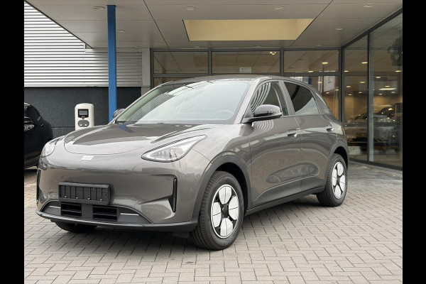 GEELY E2 Max 47 kWh 115 PK | VOORRAAD! | 345 Km actieradius | Verwarmbare voorstoelen en stuurwiel | Achteruitrijcamera en parkeersensoren achter | 8,8" digitaal instrumentenpaneel en 14,6" multimediascherm met Flyme Auto