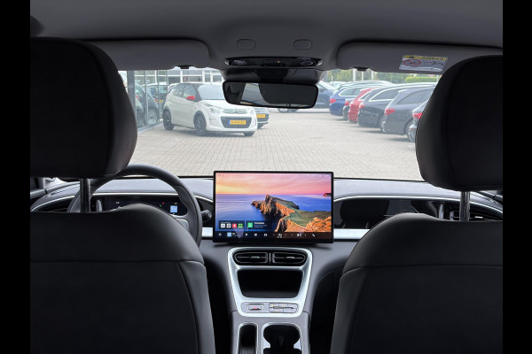 GEELY E2 Max 47 kWh 115 PK | VOORRAAD! | 345 Km actieradius | Verwarmbare voorstoelen en stuurwiel | Achteruitrijcamera en parkeersensoren achter | 8,8" digitaal instrumentenpaneel en 14,6" multimediascherm met Flyme Auto