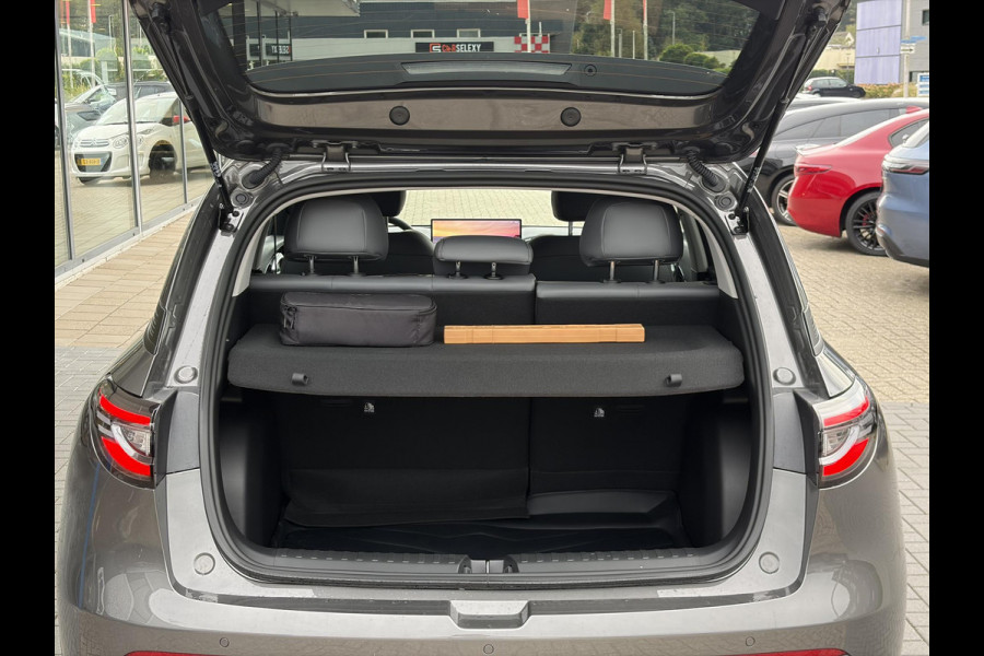 GEELY E2 Max 47 kWh 115 PK | VOORRAAD! | 345 Km actieradius | Verwarmbare voorstoelen en stuurwiel | Achteruitrijcamera en parkeersensoren achter | 8,8" digitaal instrumentenpaneel en 14,6" multimediascherm met Flyme Auto