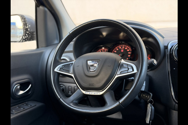Dacia Lodgy 1.3 TCe Stepway 7P CarPlay Cruise 3x isofix Stoelverwarming