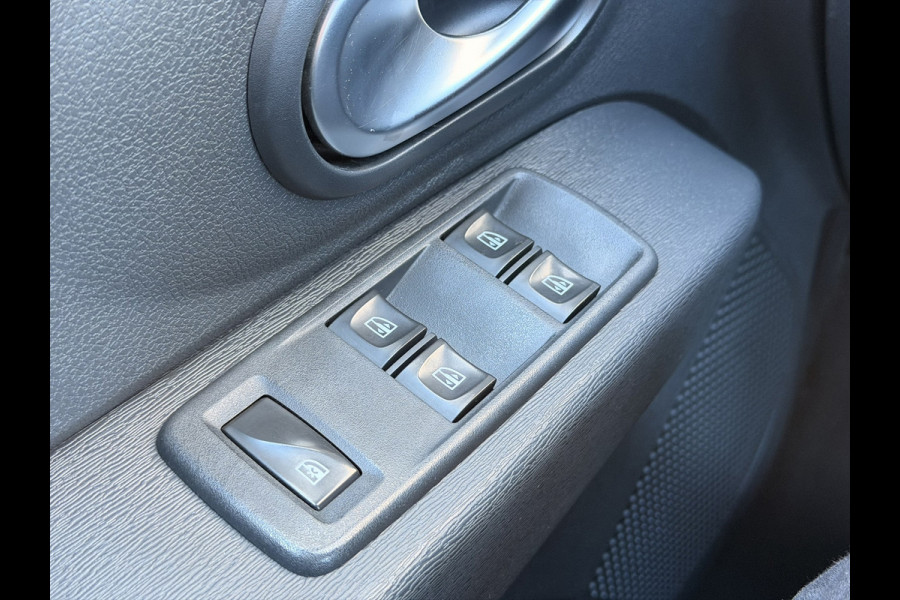 Dacia Lodgy 1.3 TCe Stepway 7P CarPlay Cruise 3x isofix Stoelverwarming