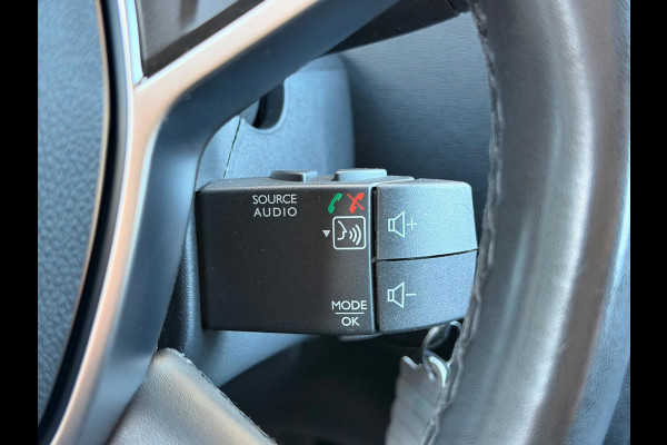 Dacia Lodgy 1.3 TCe Stepway 7P CarPlay Cruise 3x isofix Stoelverwarming