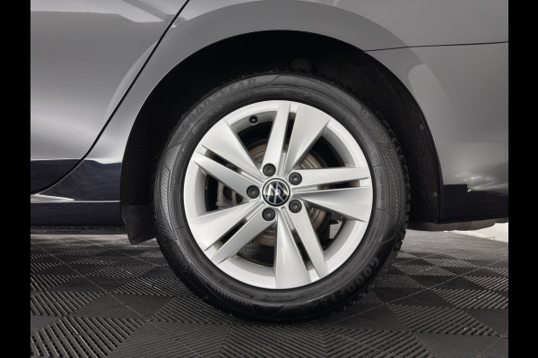 Volkswagen Golf Variant 2.0 TDI Life Business+ (INCL.BTW) Aut. *FULL-LED | ADAPTIVE-CRUISE | BLIND-SPOT | DIGI-COCKPIT | NAVI-FULLMAP | AMBIENT-LIGHT | COMFORT-SEATS | KEYLESS | DAB+ | PRIVACY-GLASS | ECC | PDC | TOWBAR | 16''ALU*