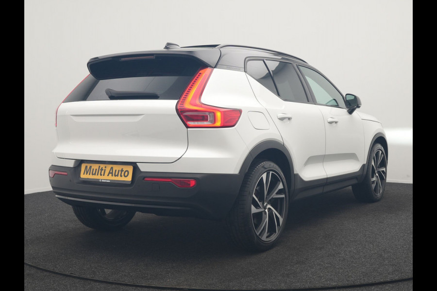 Volvo XC40 T5 Recharge R-Design PHEV 262pk | Panodak | Adaptive Cruise | Camera | Alcantara Sportstoelen Memory & Verwarmd | Stuur Verwarmd | Keyless | BLIS | Apple Carplay | Navigatie | DAB | 20"L.M | Plug in Hybrid |