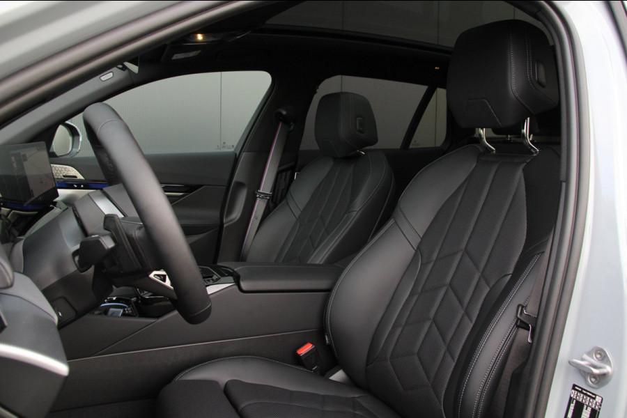 BMW 5 Serie Touring 520i | M-sport PRO | Trekhaak | Pano | B&W