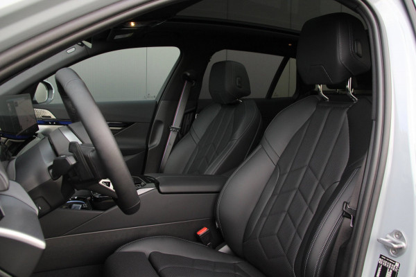 BMW 5 Serie Touring 520i | M-sport PRO | Trekhaak | Pano | B&W