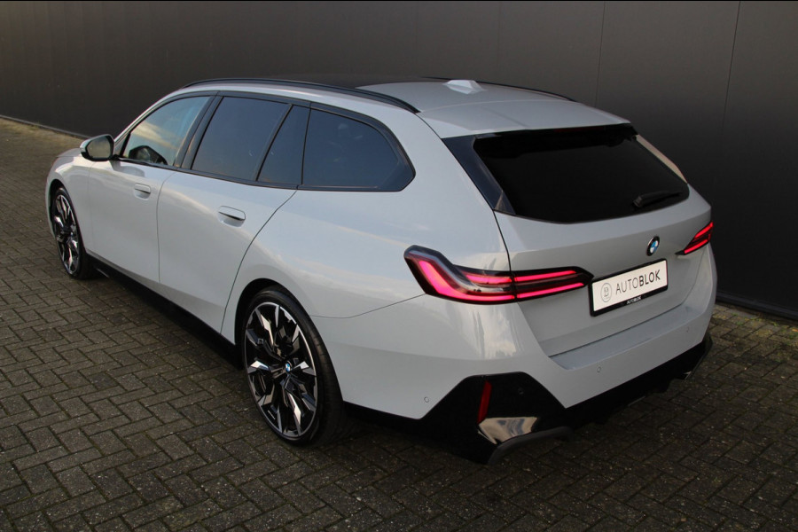 BMW 5 Serie Touring 520i | M-sport PRO | Trekhaak | Pano | B&W