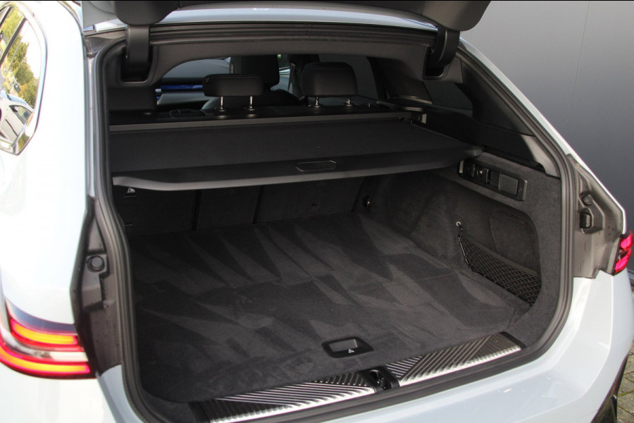 BMW 5 Serie Touring 520i | M-sport PRO | Trekhaak | Pano | B&W
