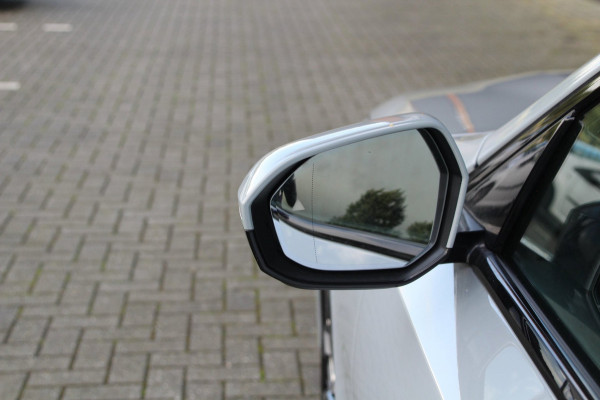 BMW 5 Serie Touring 520i | M-sport PRO | Trekhaak | Pano | B&W
