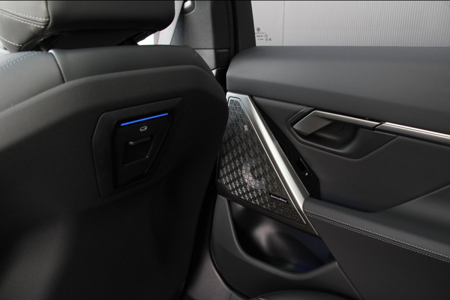 BMW 5 Serie Touring 520i | M-sport PRO | Trekhaak | Pano | B&W