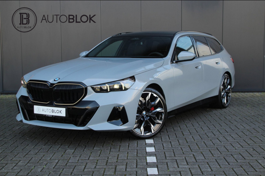 BMW 5 Serie Touring 520i | M-sport PRO | Trekhaak | Pano | B&W