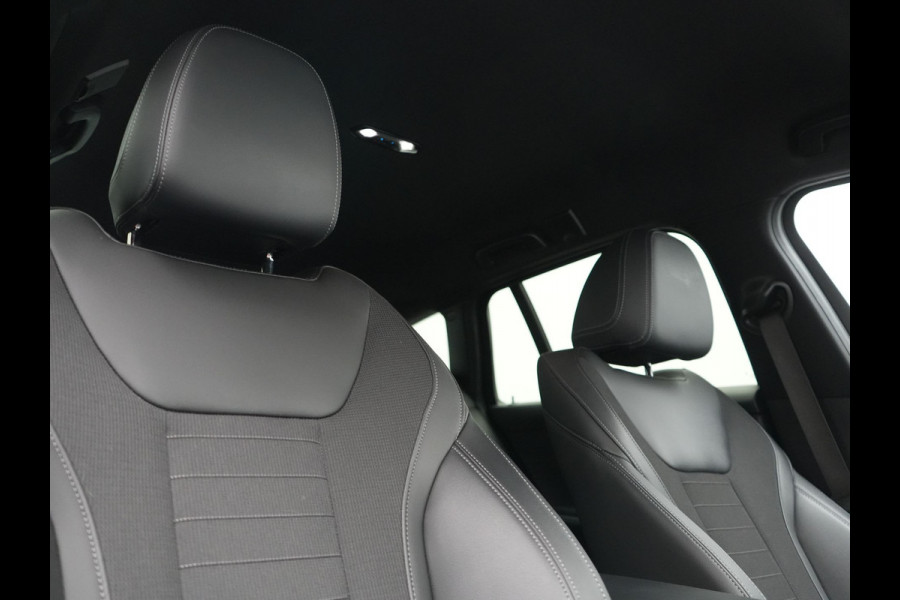 BMW 3 Serie Touring 330e xDrive Sportline PHEV 293pk Dealer O.H | SOH 87,9% | Trekhaak Af Fabriek | Camera | Lederen Sportstoelen Verwarmd | Apple Carplay | Sfeerverlichting | Navigatie | Virtual | Cruise Control | DAB | 18"L.M | Plug In Hybrid |