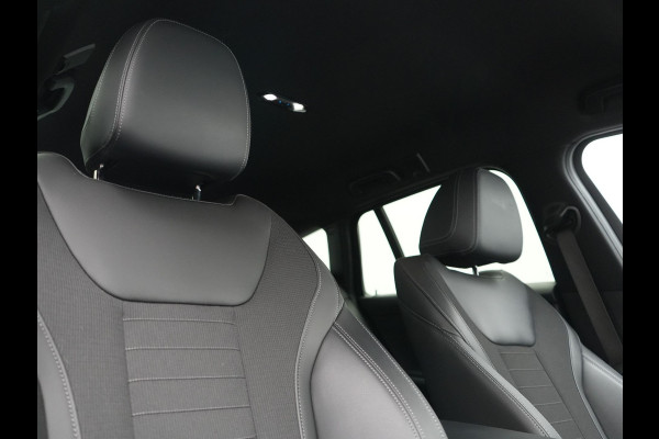 BMW 3 Serie Touring 330e xDrive Sportline PHEV 293pk Dealer O.H | SOH 87,9% | Trekhaak Af Fabriek | Camera | Lederen Sportstoelen Verwarmd | Apple Carplay | Sfeerverlichting | Navigatie | Virtual | Cruise Control | DAB | 18"L.M | Plug In Hybrid |