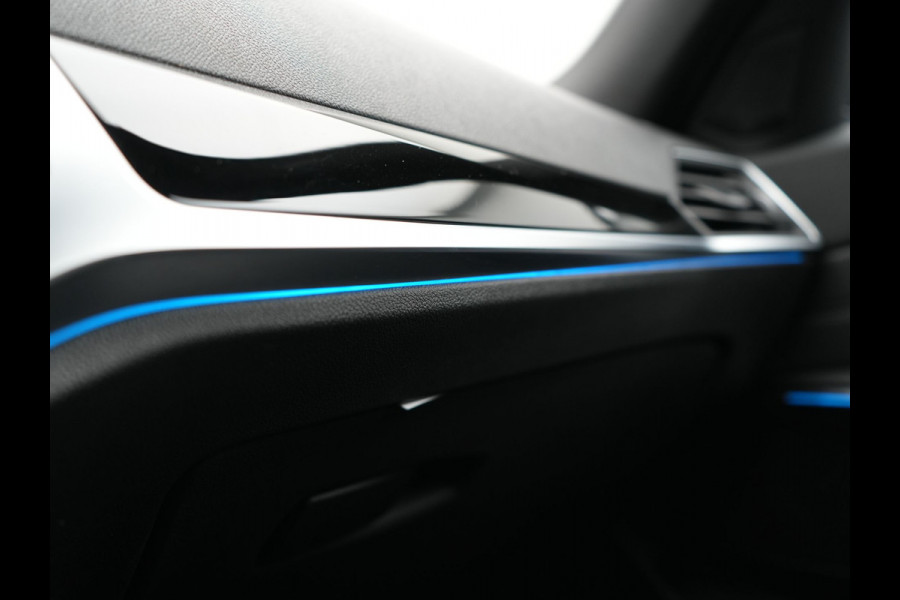 BMW 3 Serie Touring 330e xDrive Sportline PHEV 293pk Dealer O.H | SOH 87,9% | Trekhaak Af Fabriek | Camera | Lederen Sportstoelen Verwarmd | Apple Carplay | Sfeerverlichting | Navigatie | Virtual | Cruise Control | DAB | 18"L.M | Plug In Hybrid |