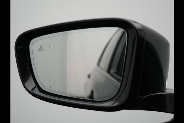 BMW 3 Serie Touring 330e xDrive Sportline PHEV 293pk Dealer O.H | SOH 87,9% | Trekhaak Af Fabriek | Camera | Lederen Sportstoelen Verwarmd | Apple Carplay | Sfeerverlichting | Navigatie | Virtual | Cruise Control | DAB | 18"L.M | Plug In Hybrid |
