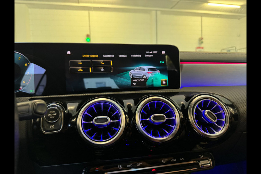 Mercedes-Benz A-Klasse 200 AMG / EDITION 1 / FULL OPTIONS / PANO / BURMESTER / LEDER / CARBON / SFEER / CAMERA / KEYLESS / DAB+ !