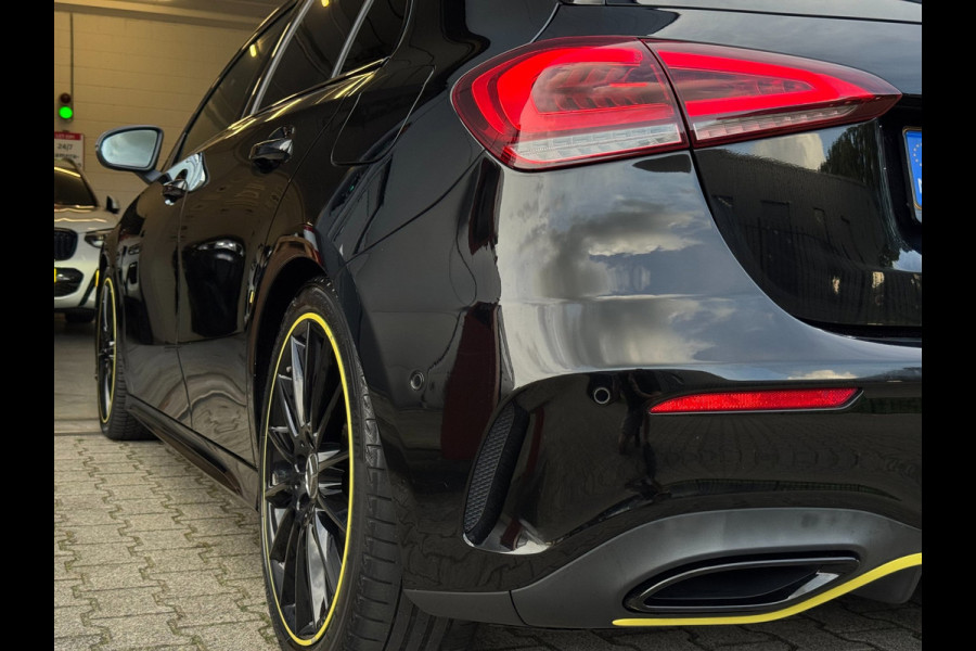 Mercedes-Benz A-Klasse 200 AMG / EDITION 1 / FULL OPTIONS / PANO / BURMESTER / LEDER / CARBON / SFEER / CAMERA / KEYLESS / DAB+ !