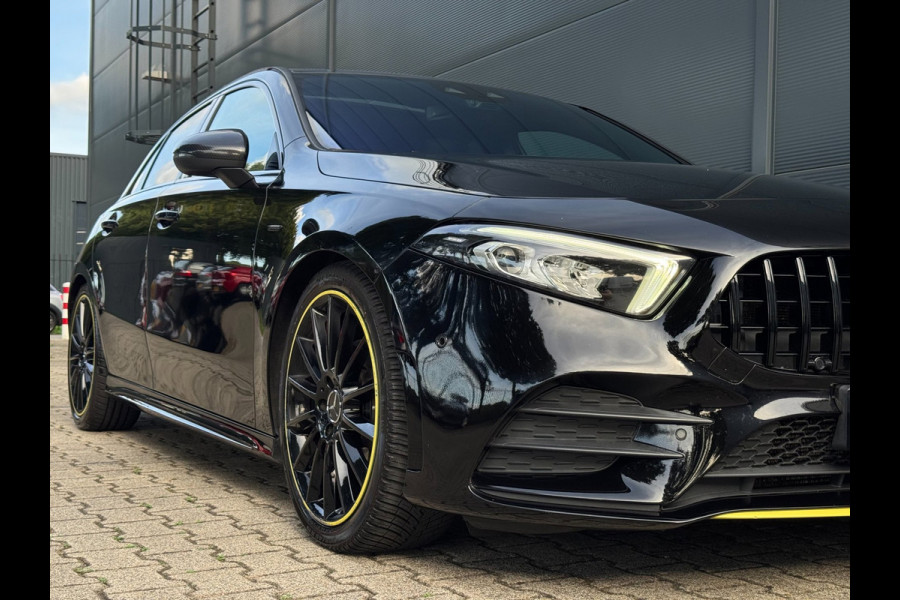 Mercedes-Benz A-Klasse 200 AMG / EDITION 1 / FULL OPTIONS / PANO / BURMESTER / LEDER / CARBON / SFEER / CAMERA / KEYLESS / DAB+ !