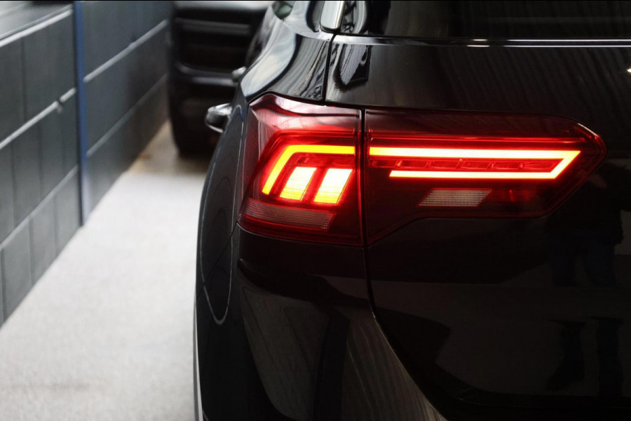 Volkswagen T-Roc 2.0 TSI 4Motion 190+PK R-LINE LED/VIRTUAL/SFEER/PANO/LEER+S.VERWARMING/19" LMV/PDC/ACC/12 MND GARANTIE!