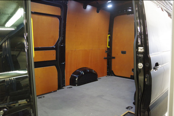 Volkswagen Crafter 35 2.0 TDI L3H3(L2H2) AUT. MARGE! 2X SCHUIFDEUR, LED, 3-ZITS, STOELVERWARMING, ADAPT. CRUISE, CAMERA, NAVI, AIRCO, CARPLAY, DUBB