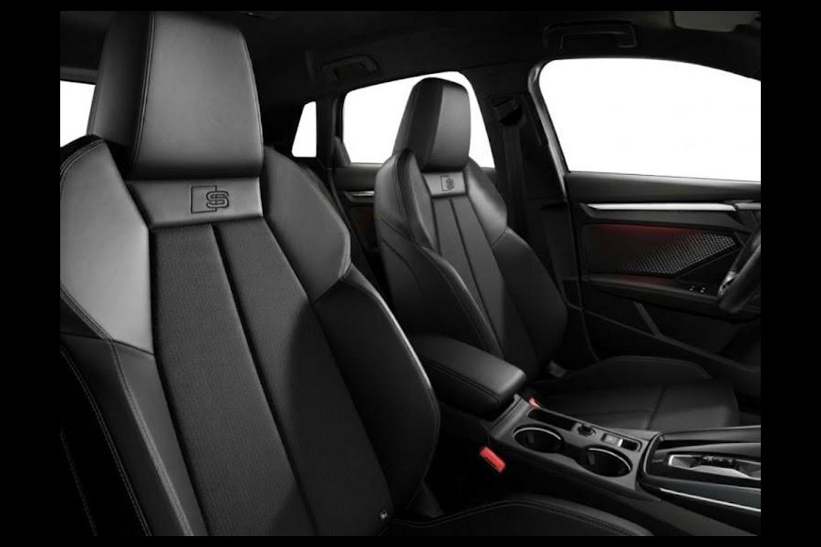 Audi A3 Sportback S edition e-hybrid 204 pk | Techniekpakket plus | Trekhaak | Optiekpakket zwart plus | Warmtewerend glas donker tint |