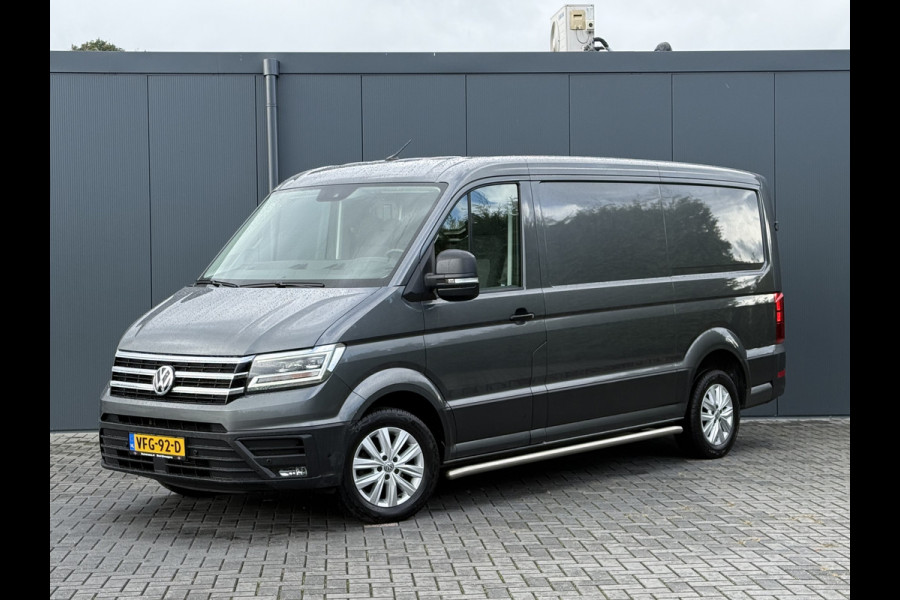 Volkswagen Crafter 2.0 TDI 141 PK AUTOMAAT / L3H2 / HIGHLINE / 3 TONS TREKHAAK / CAMERA / LED / COMFORT STOEL / ADAPTIVE CRUISE / AIRCO