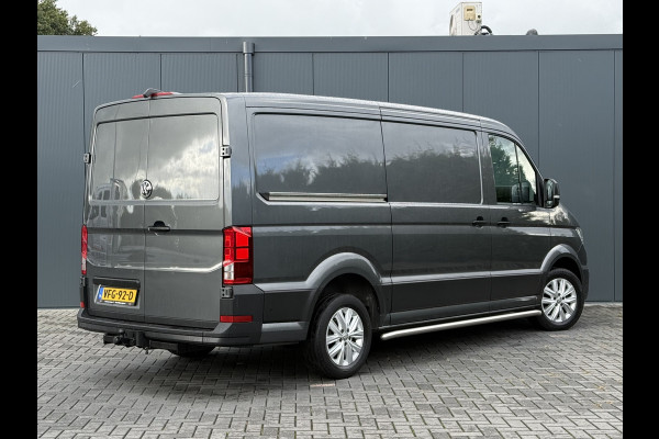 Volkswagen Crafter 2.0 TDI 141 PK AUTOMAAT / L3H2 / HIGHLINE / 3 TONS TREKHAAK / CAMERA / LED / COMFORT STOEL / ADAPTIVE CRUISE / AIRCO