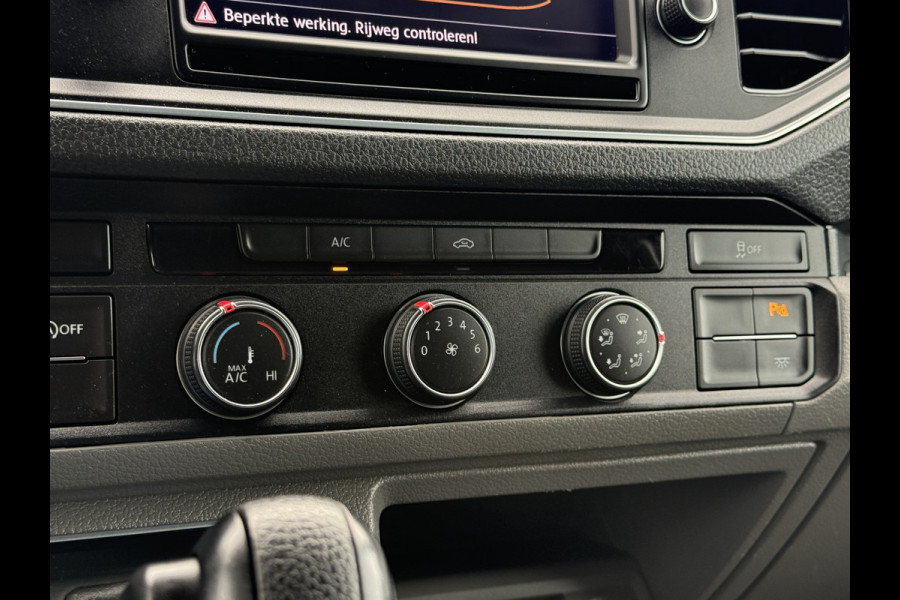 Volkswagen Crafter 2.0 TDI 141 PK AUTOMAAT / L3H2 / HIGHLINE / 3 TONS TREKHAAK / CAMERA / LED / COMFORT STOEL / ADAPTIVE CRUISE / AIRCO