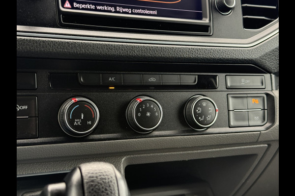 Volkswagen Crafter 2.0 TDI 141 PK AUTOMAAT / L3H2 / HIGHLINE / 3 TONS TREKHAAK / CAMERA / LED / COMFORT STOEL / ADAPTIVE CRUISE / AIRCO
