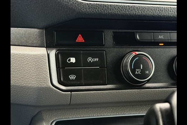 Volkswagen Crafter 2.0 TDI 141 PK AUTOMAAT / L3H2 / HIGHLINE / 3 TONS TREKHAAK / CAMERA / LED / COMFORT STOEL / ADAPTIVE CRUISE / AIRCO